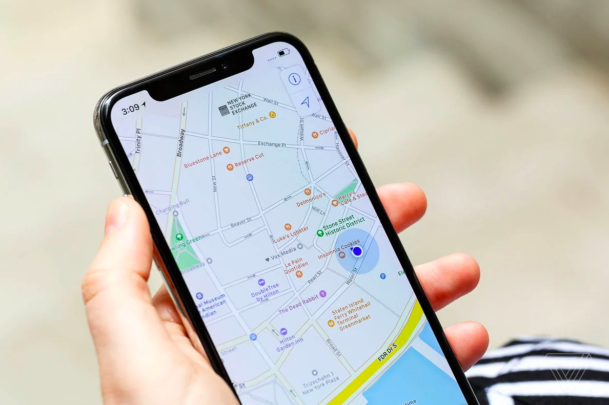 what-does-the-blue-circle-mean-on-location-iphone